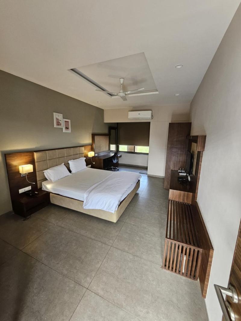 Club Azzurro Resort - Nalsarovar Nānodra Exterior foto